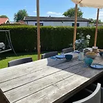 Rustig Liggend Chalet Op Recreatiepark De Rhederlaagse Meren シャレー Lathum