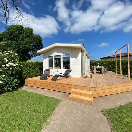 Chalet Rustig Liggend Chalet Op Recreatiepark De Rhederlaagse Meren Lathum