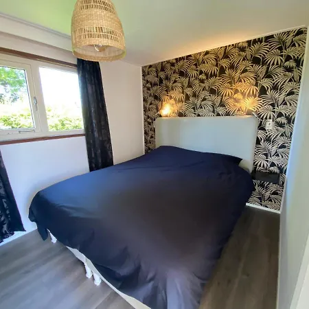 Chalet Rustig Liggend Chalet Op Recreatiepark De Rhederlaagse Meren