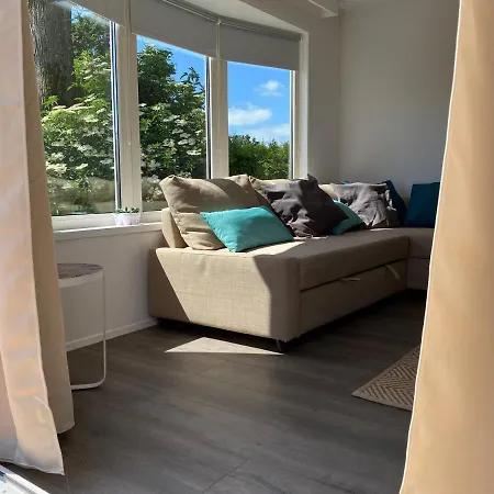 Rustig Liggend Chalet Op Recreatiepark De Rhederlaagse Meren シャレー Lathum