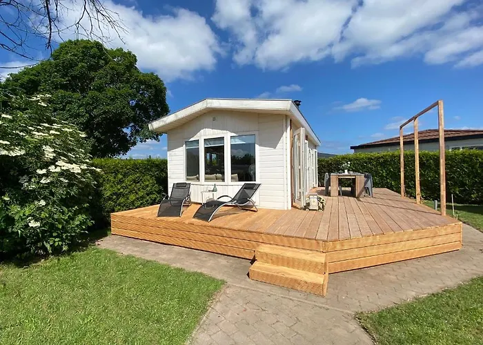 Chalet Rustig Liggend Chalet Op Recreatiepark De Rhederlaagse Meren Lathum