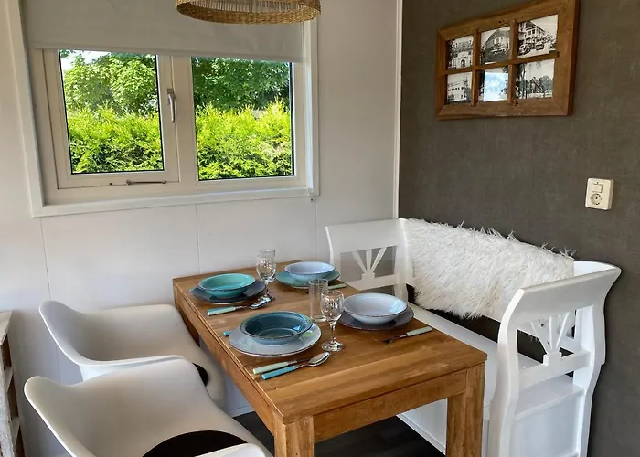 Rustig Liggend Chalet Op Recreatiepark De Rhederlaagse Meren *