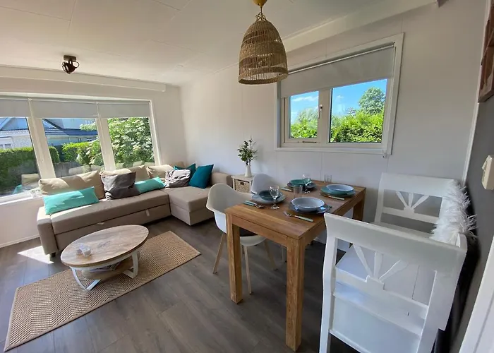 Rustig Liggend Chalet Op Recreatiepark De Rhederlaagse Meren * Lathum