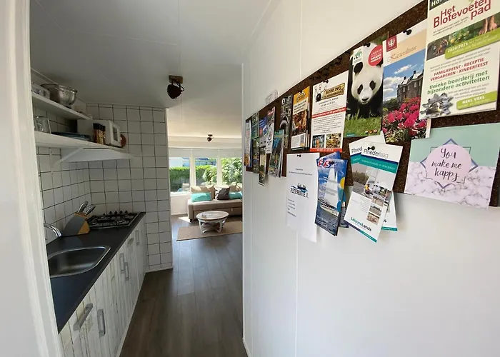 Rustig Liggend Chalet Op Recreatiepark De Rhederlaagse Meren Chalet Lathum