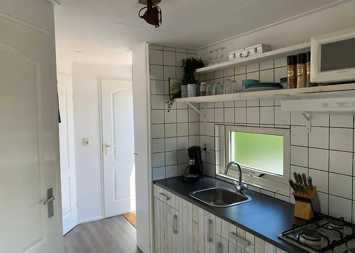 Rustig Liggend Chalet Op Recreatiepark De Rhederlaagse Meren *