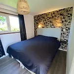 Horská chata Rustig Liggend Chalet Op Recreatiepark De Rhederlaagse Meren