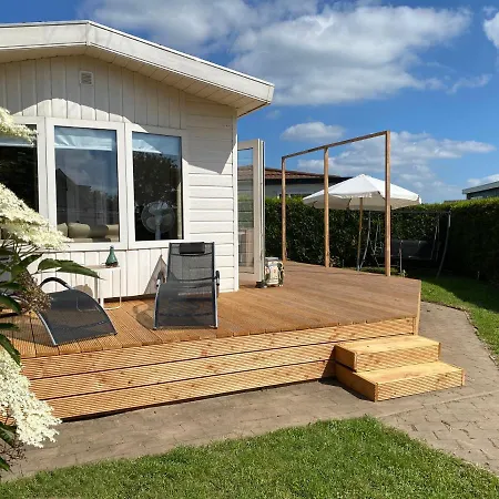 Rustig Liggend Chalet Op Recreatiepark De Rhederlaagse Meren *