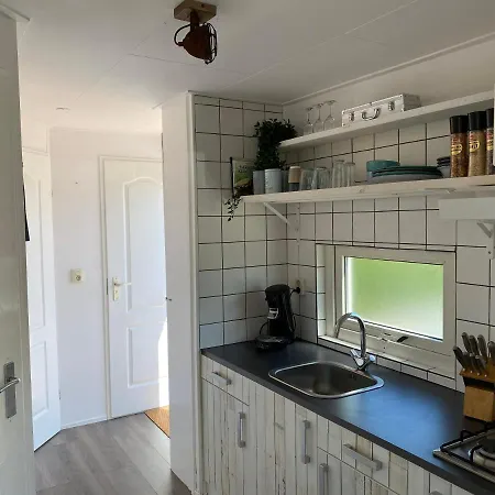 Rustig Liggend Chalet Op Recreatiepark De Rhederlaagse Meren *