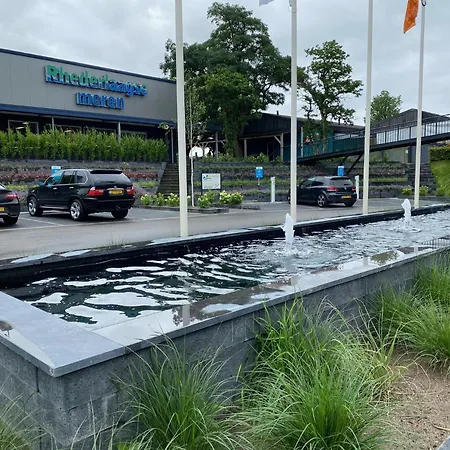 Rustig Liggend Chalet Op Recreatiepark De Rhederlaagse Meren * Lathum