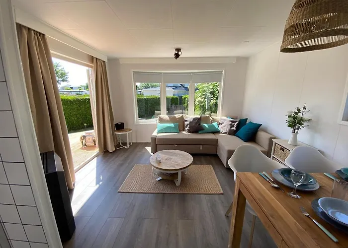 Chalet Rustig Liggend Chalet Op Recreatiepark De Rhederlaagse Meren *
