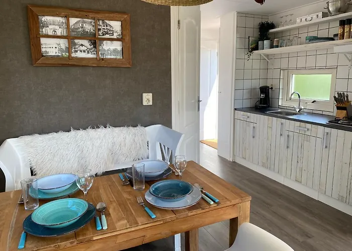 Rustig Liggend Chalet Op Recreatiepark De Rhederlaagse Meren Chalet *